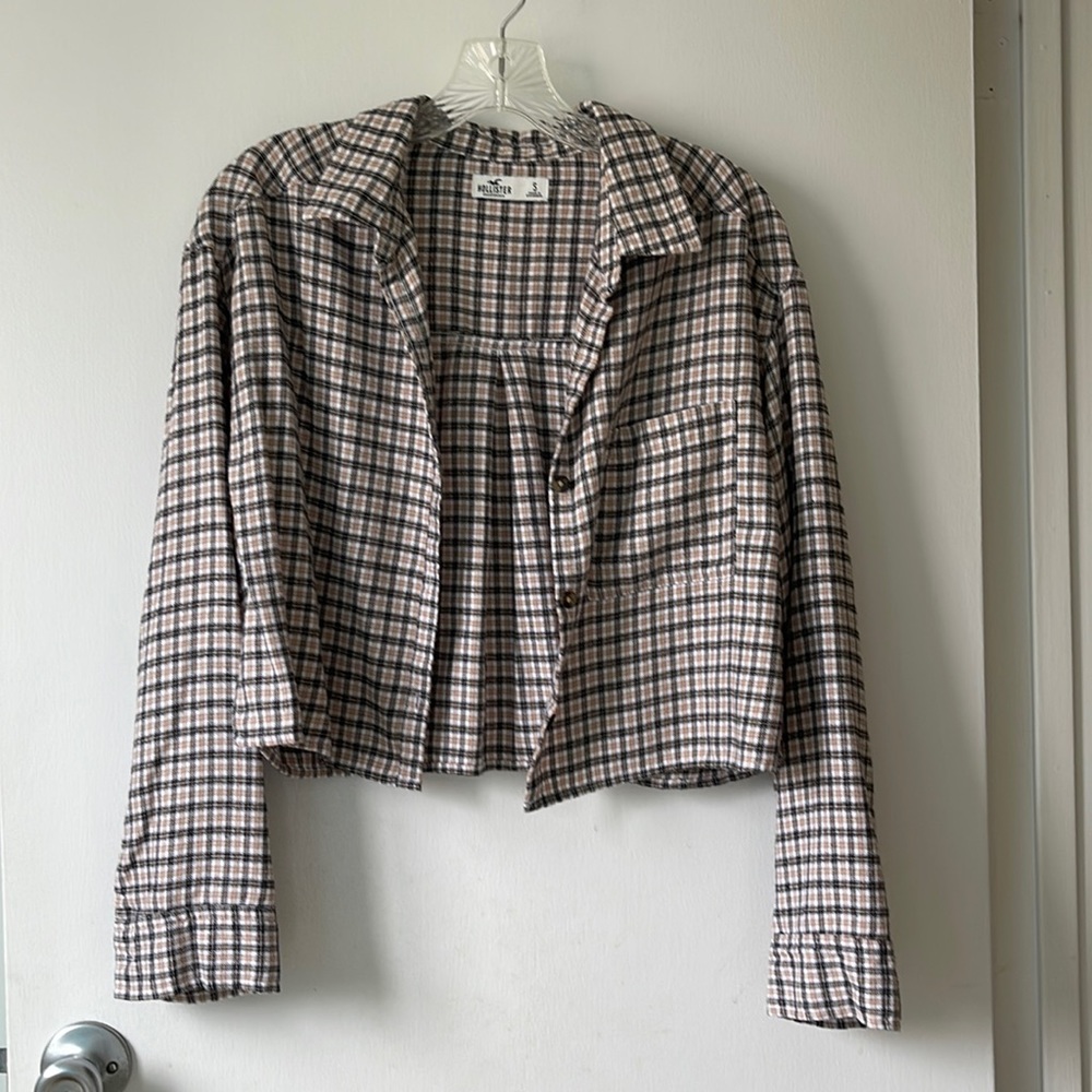 Hollister | plaid cropped flannel